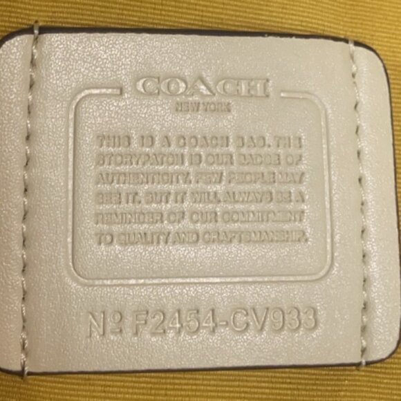 COACH Teri Shoulder Bag In Signature Canvas CV933 - Picture 9 of 9